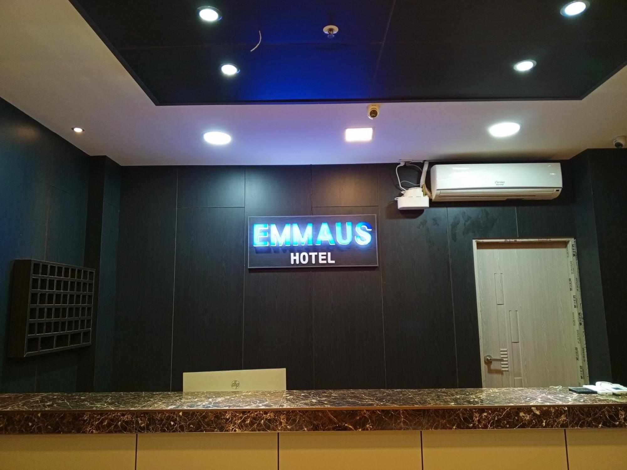 Emmaus Condotel Angeles Luaran gambar